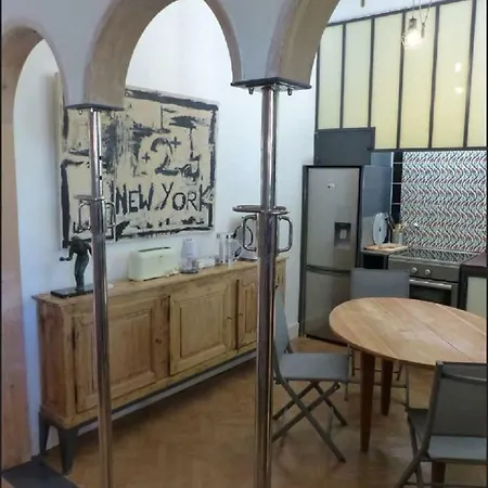 Loustalet D'aix 아파트 *